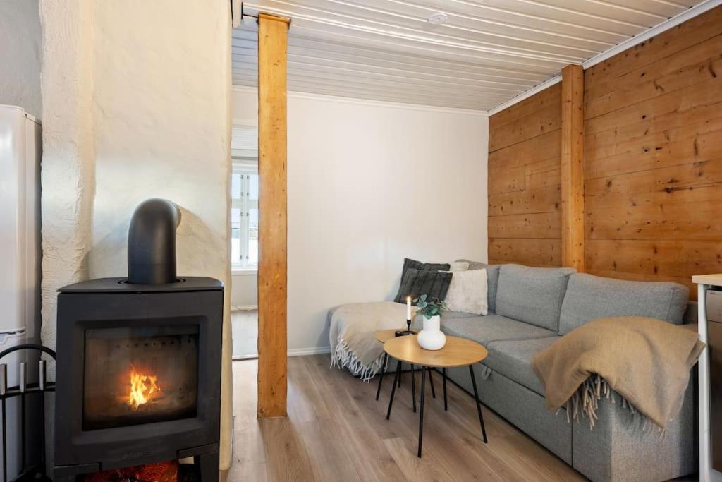 Central Apartment With Balcony, Self-Check In & Private Entrance Bergen Exterior foto